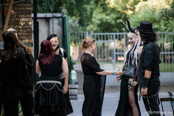 gothic nő találkozó